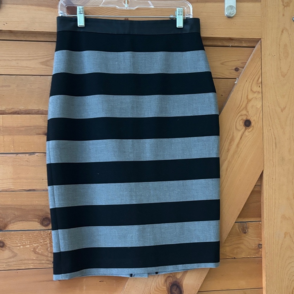 Banana Republic Black and Gray Pencil Skirt
